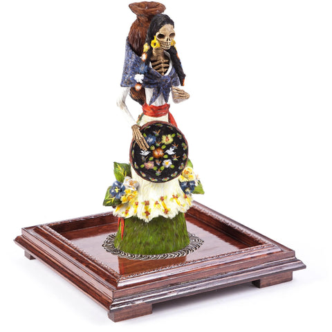 Catrina Vendedora / Mexican Folk Art Sculpture Featherwork and Ceramics