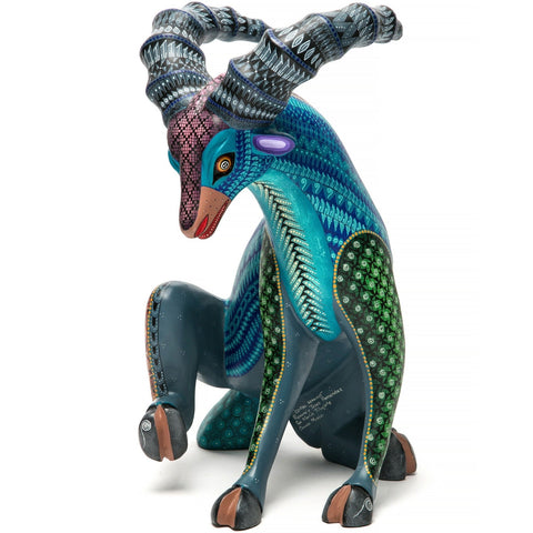 Espiritu de Jade / Woodcarving Alebrije Mexican Folk Art Sculpture