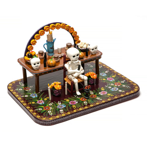 Ofrenda Dedicada a los muertos / Woodcarving Lacquer Mexican Folk Art