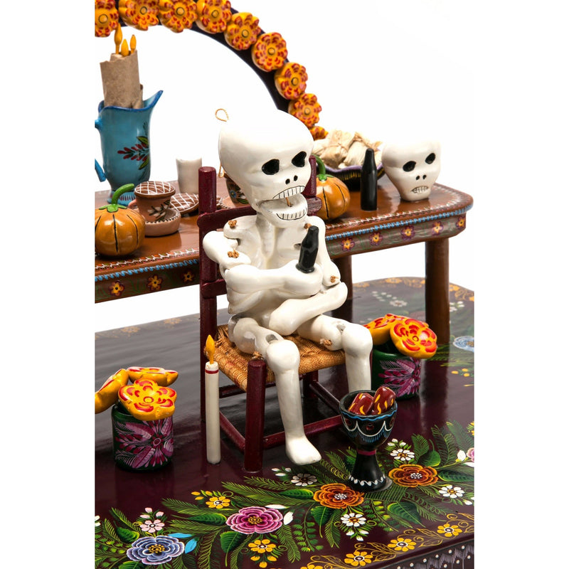 Ofrenda Dedicada a los muertos / Woodcarving Lacquer Mexican Folk Art