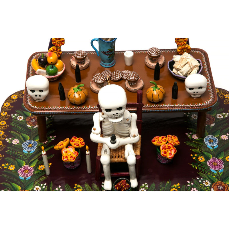 Ofrenda Dedicada a los muertos / Woodcarving Lacquer Mexican Folk Art