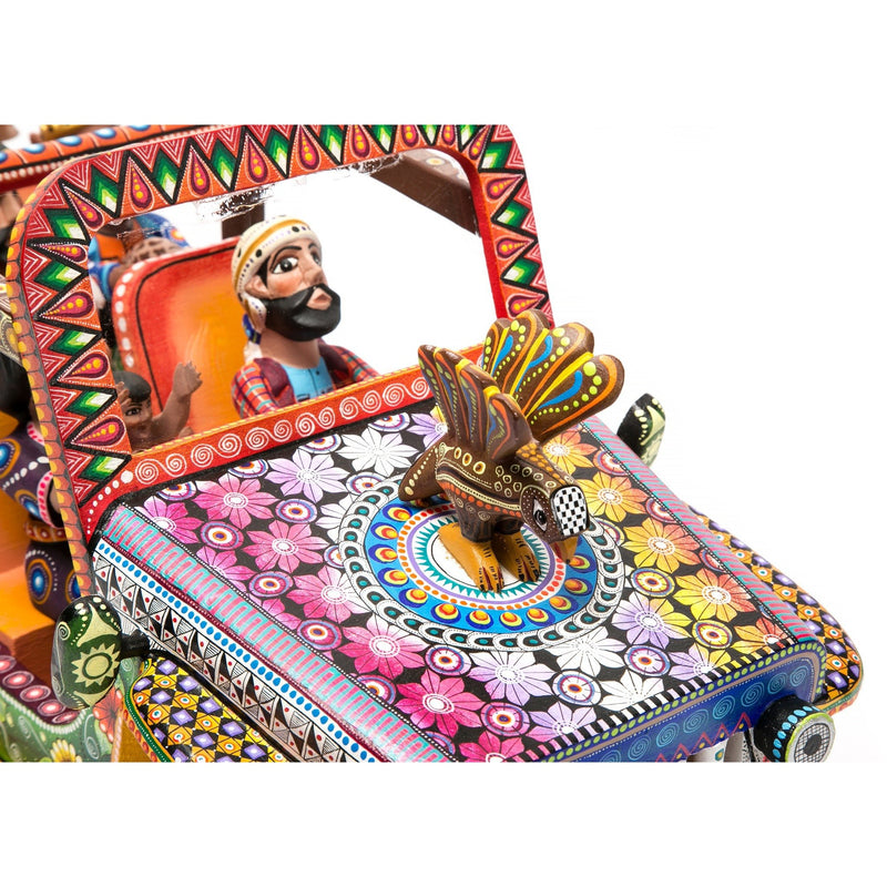 Nacimiento Jeep / Woodcarving Mexican Folk Art Sculpture Nativity