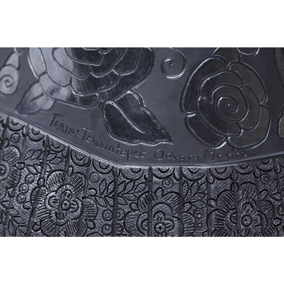 Traje Tehuantepec-Oaxaca / Ceramics Black Clay Mexican Folk Art