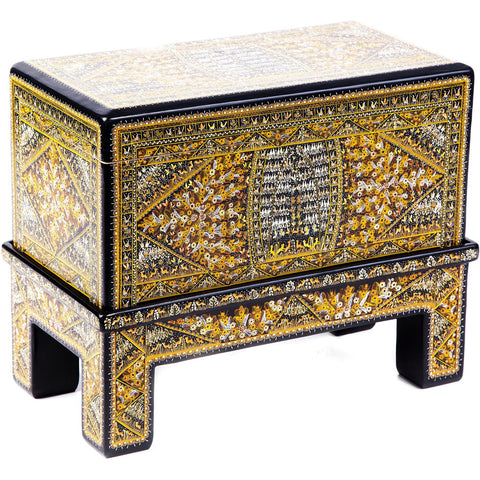 Caja Detallada / Woodcarving Lacquer Mexican Folk Art