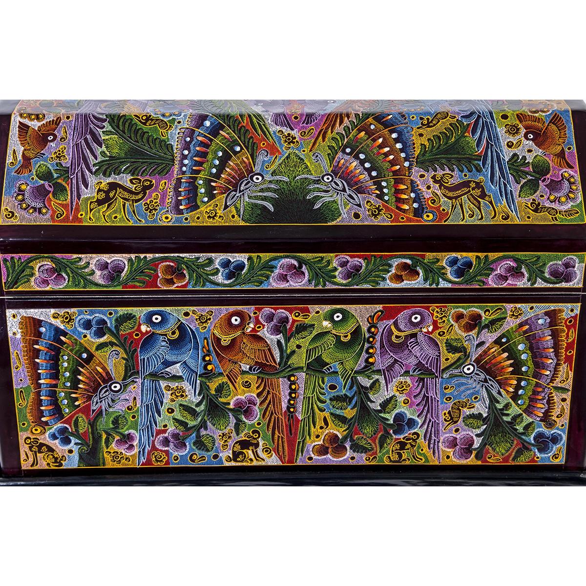 Baul Fauna Selvatica color vino / Woodcarving Lacquer Mexican Folk Art