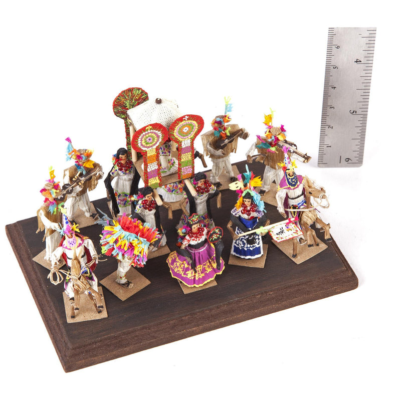 Danzas y Costumbres / Vegetable Fibers Mexican Folk Art Miniature