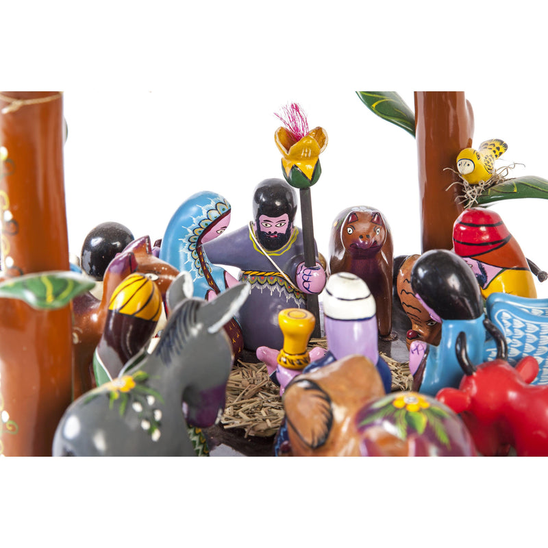Santa Claus en el Nacimiento / Woodcarving Lacquer Mexican Folk Art Nativity