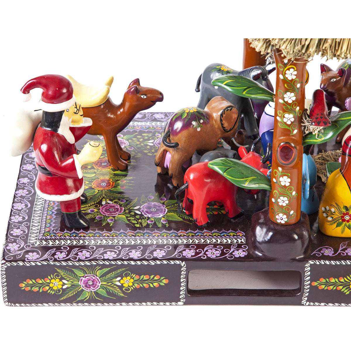 Santa Claus en el Nacimiento / Woodcarving Lacquer Mexican Folk Art Nativity