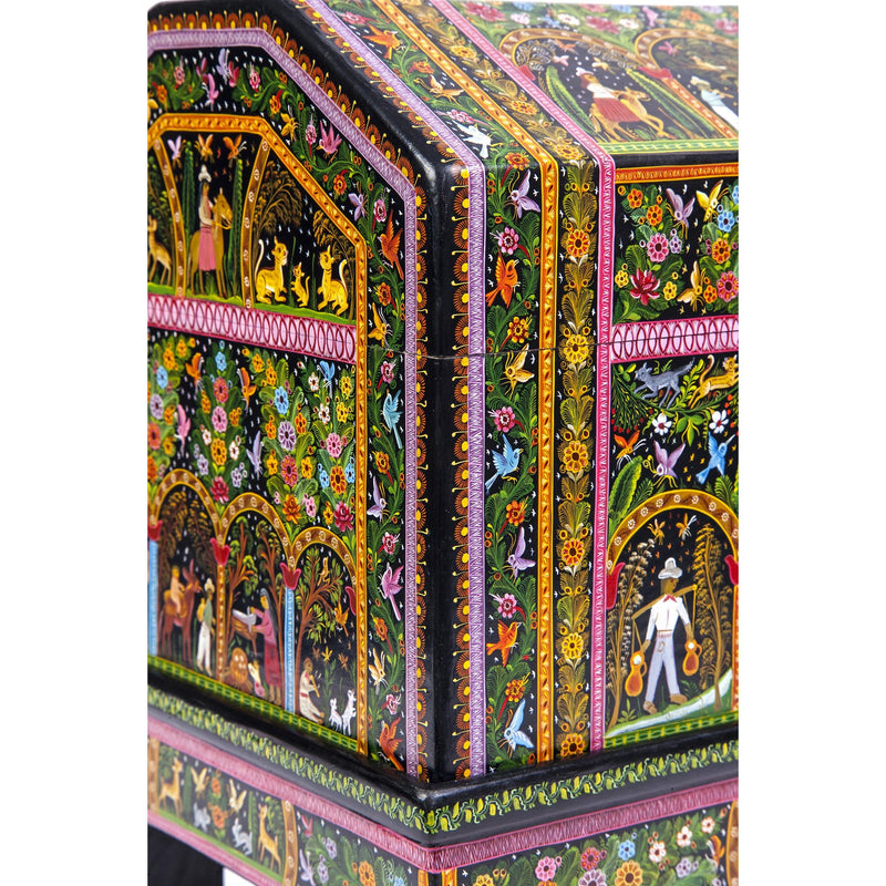 Baul en el Campo / Woodcarving Lacquer Mexican Folk Art