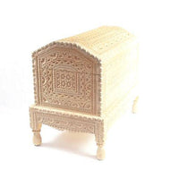 Baul de Pino / Woodcarving Mexican Folk Art Sculpture